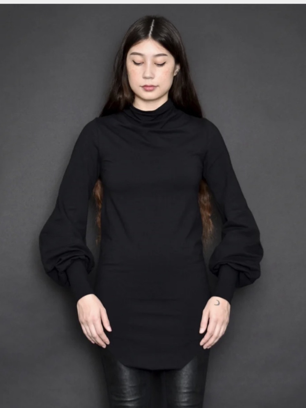 FW20: Hourglass Longsleeve Tunic in Black, Bishop sleeves, Nuit